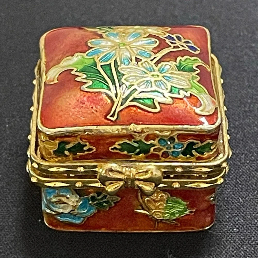 Vintage 1960 Cloisonne Red Orange Floral Hinged Lid Blue Inside Trinket Pill Box
